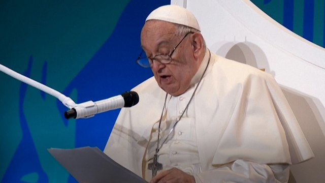 Visite du pape en Corse : François plaide pour une laïcité qui ne soit pas « statique et figée »