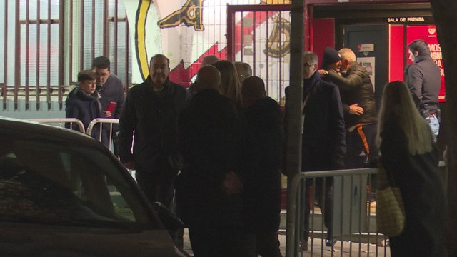 Gritos de Te quiero a Florentino a su salida de Vallecas