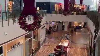 AM: homens armados invadem shopping e assaltam joalheria