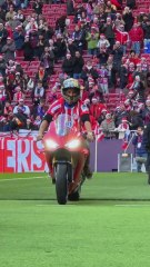 El homenaje del Metropolitano a Jorge Martín: entró con la moto