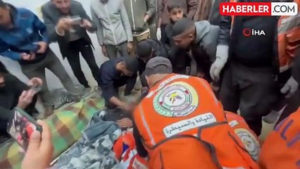 İsrail'in Nuseyrat Mülteci Kampı'na Saldırısında 6 Kişi Hayatını Kaybetti