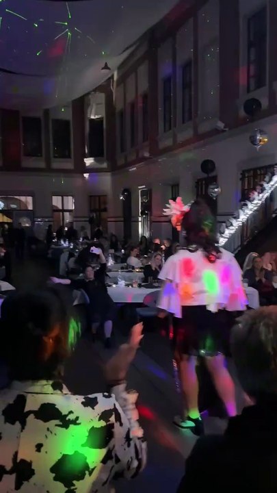 Travestiekunst Miss-Lili die Party-Queen