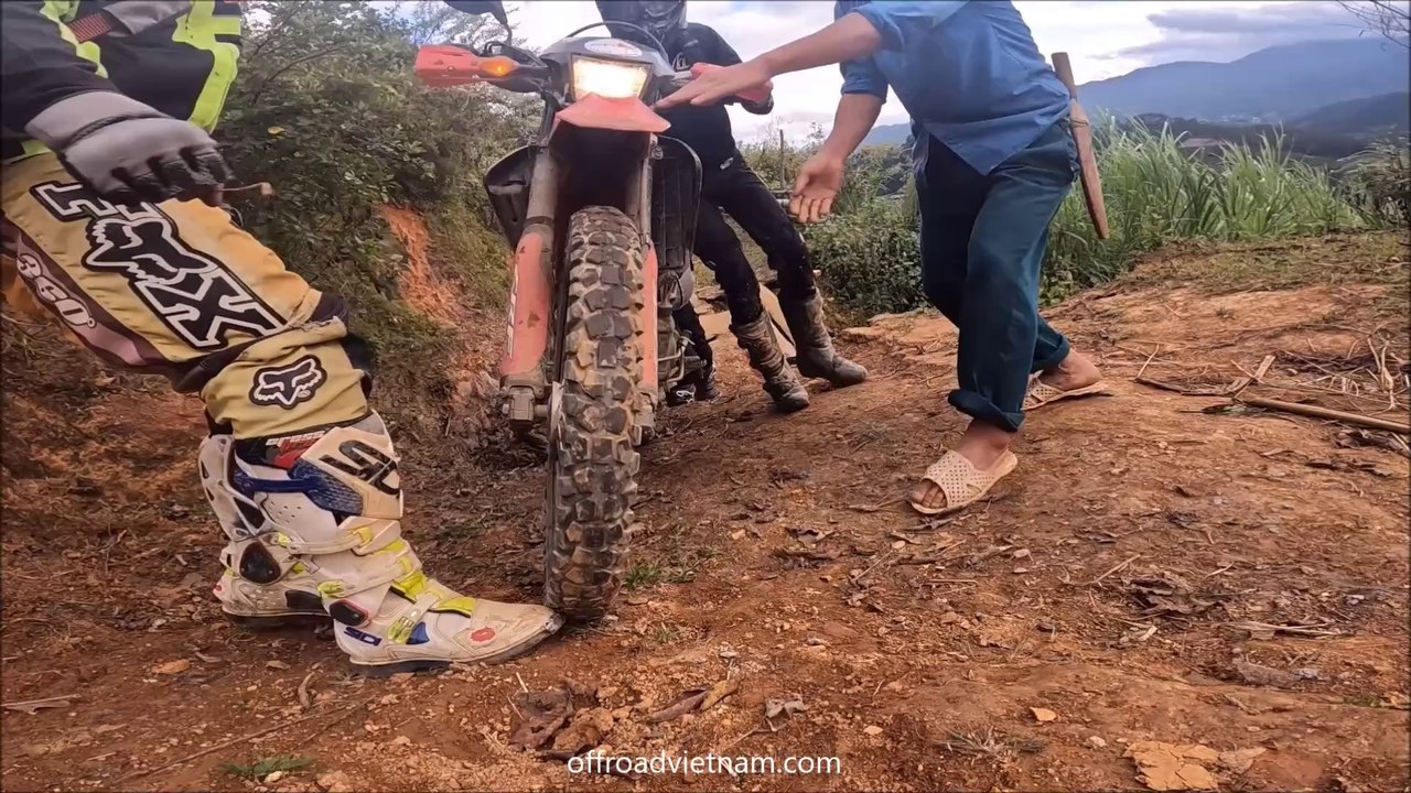 Vietnam Motorbike Tours For Motorcyclists, Obstacles Are Part Of The Thrill | VietnamMotorbikeRental.Com