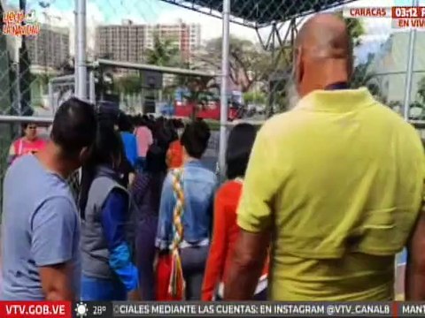 Caraqueños continúan participando en los comicios comunales para elegir a jueces y juezas de paz