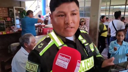 Efectivo policial colabora a la población en elecciones judiciales