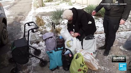 Ucrania: habitantes de Pokrovsk huyen de sus hogares en medio del invierno ante el avance ruso