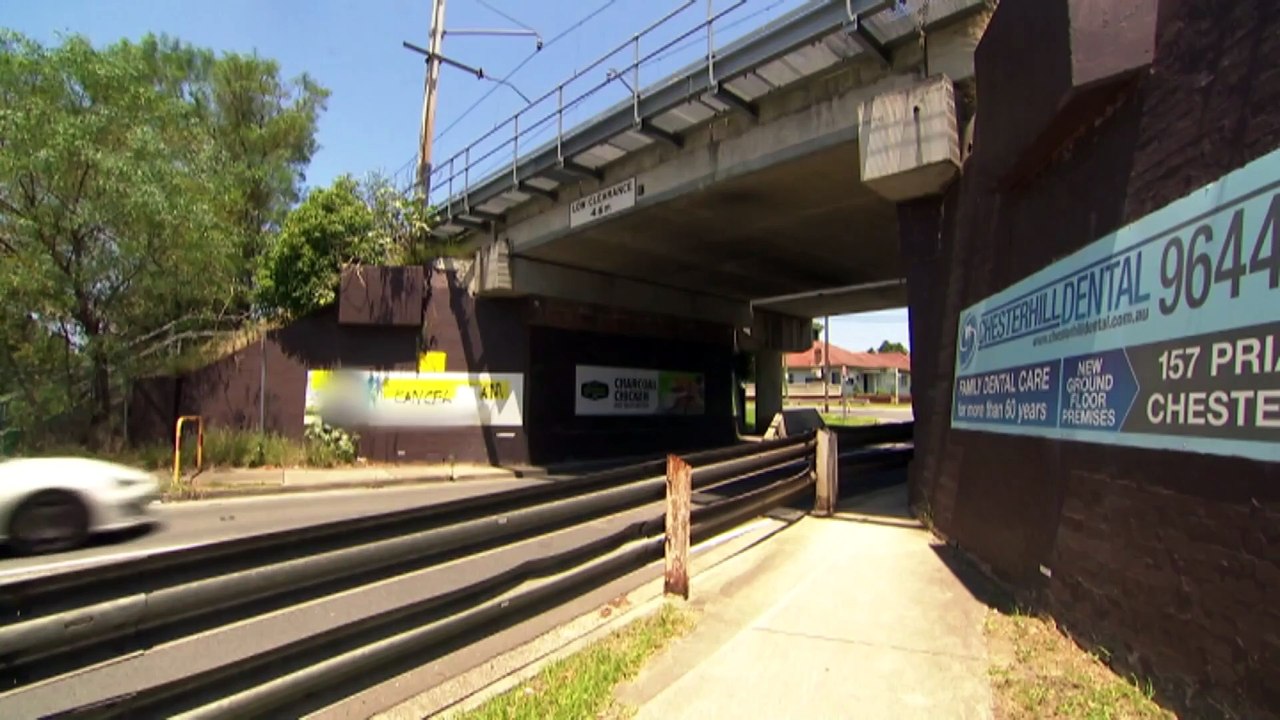 NSW Premier Chris Minns condemns Islamophobic graffiti in western Sydney