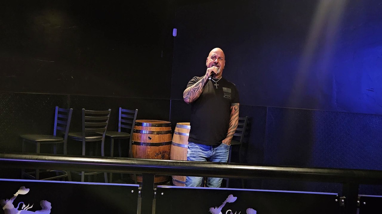 DEF LEPPARD - ROCKET (PERFORMED LIVE AT THE WESTERNER)