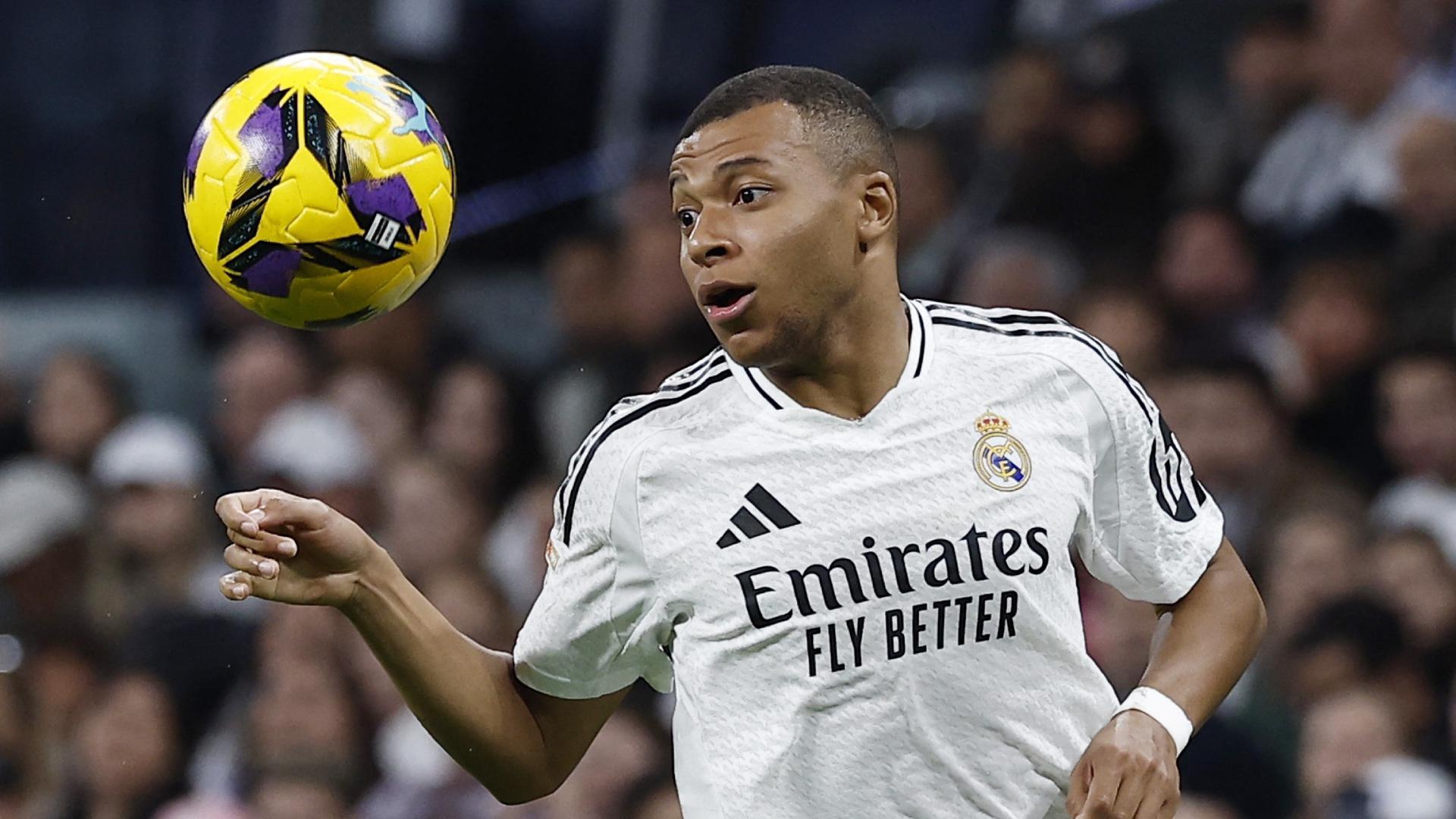 MBAPPE LESION DEJANDO EL ESTADIO.mp4