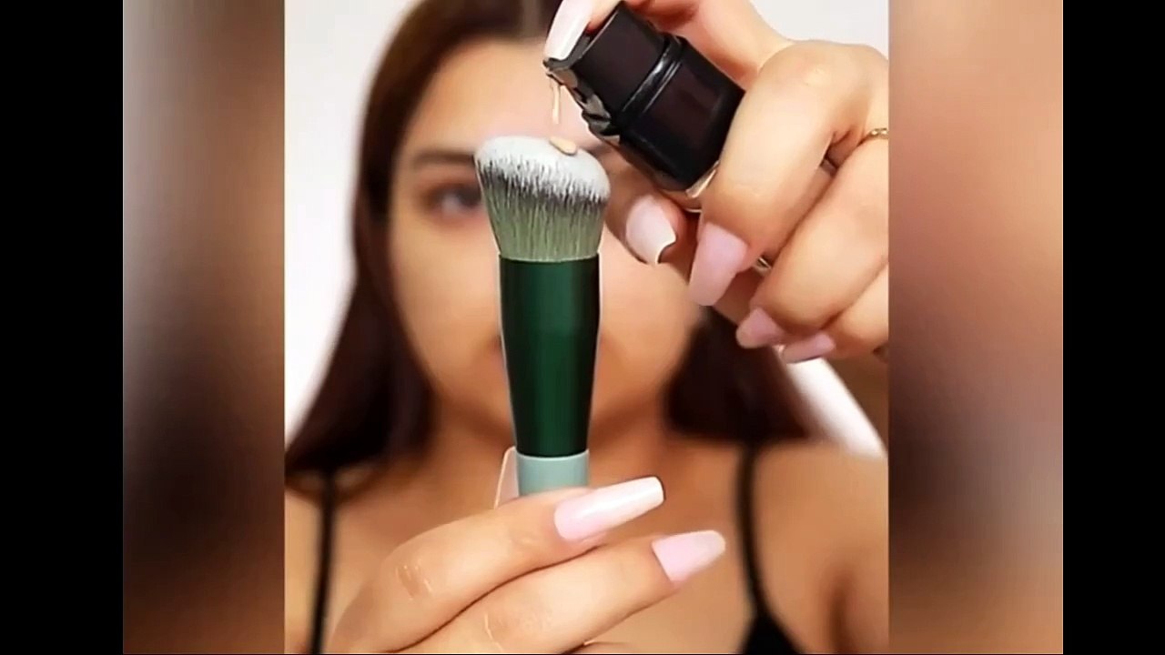 "Deluxe Makeup Brush Set - Professional, Cruelty-Free Beauty Tools with Soft Hypoallergenic Bristles, Easy to Clean & Perfect for All Skin Types!"