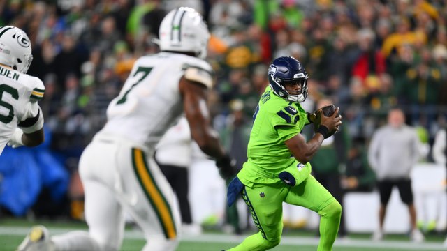 The Packers Dominate The Seahawks 30-13: Game Highlights