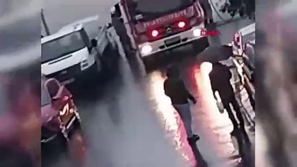 İstanbul - Avcılar’da park halindeki kamyonette yangın