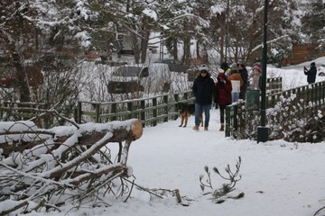 Vatandaşlar karın keyfini çıkardı: Gözde kış tatili merkezinde eğlenceli anlar