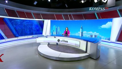 Detik-Detik Pohon Tumbang Timpa Empat Mobil Melintas di Medan