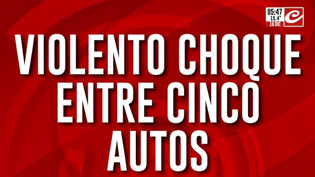 Violento choque entre cinco automóviles en plena avenida Corrientes