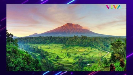 Unik, Air Terjun Bertingkat Muncul di Lereng Gunung Agung