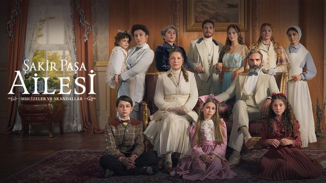 İlk bölümüyle ekrana gelen “Şakir Paşa Ailesi: Mucizeler ve Skandallar” yakın tarihe pencere açıyor T24 Video Türk tarihinin en renkli ailelerinden birini ekranlara taşıyan “Şakir Paşa Ailesi: Mucizeler ve Skandallar”, ilk bölümüyle Pazar akşamı izleyiciy