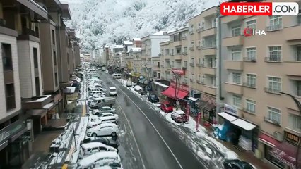 Giresun'un Dereli İlçesi Kar Yağışıyla Büyüledi