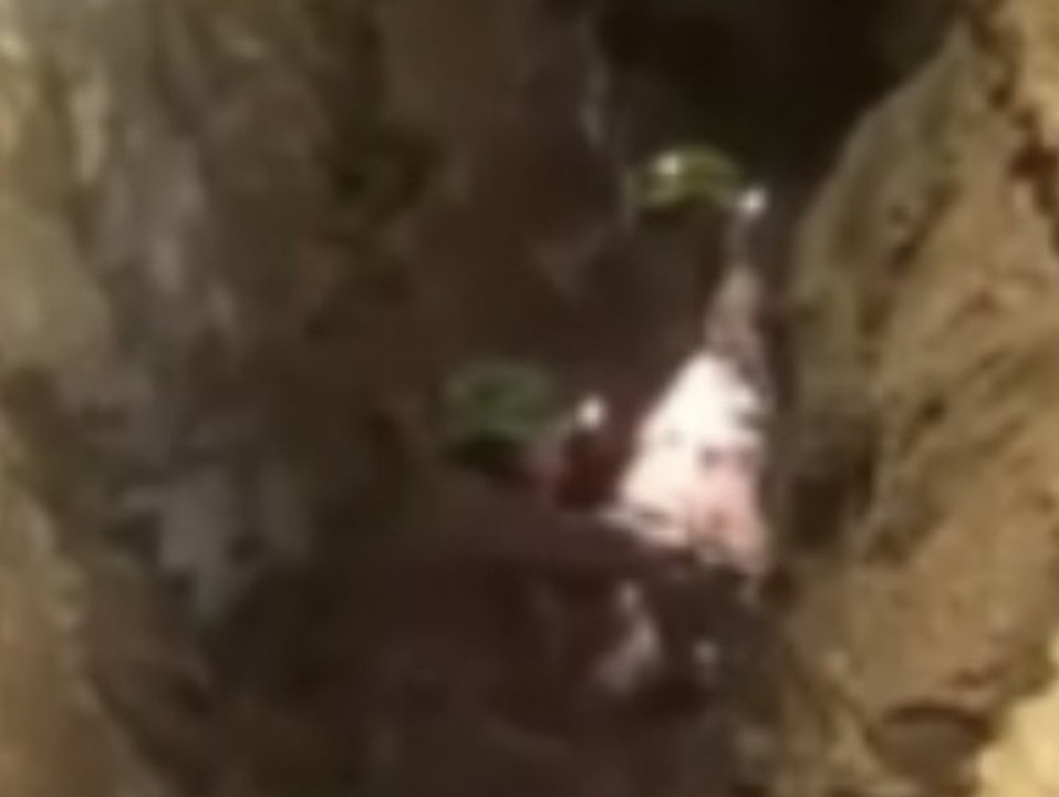 Forscherin steckt verletzt in 600 Meter Tiefe fest