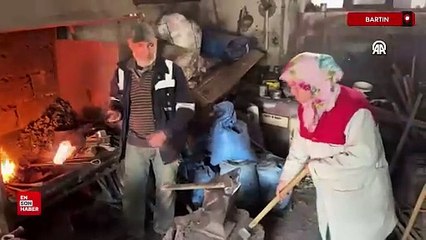 Bartın'da 5 çocuk annesi, 40 yıldır eşiyle örste demir dövüyor