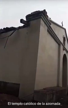 Se derrumba torre de templo católico en Gracias, Lempira, debido a constantes lluvias