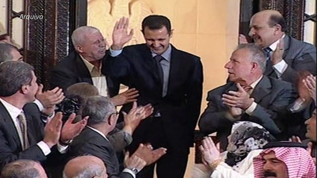 Assad nega saída premeditada da Síria e diz que país está nas mãos de terroristas