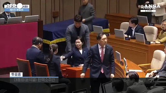 Corea del Sud, il Parlamento approva l'impeachment del presidente Yoon