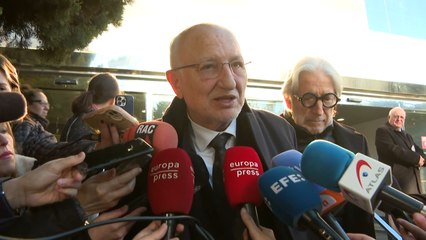 Familiares y amigos de Isak Andic acuden a su funeral en Barcelona.