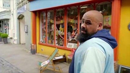 Watch clip of Gwynedd chef Chris 'Flamebaster' Roberts' new TV show
