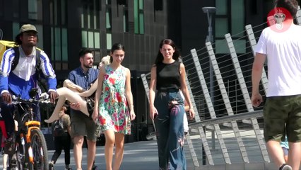 Che bei Meloni! - DOPPI SENSI SULLA GENTE - [Candid Camera]