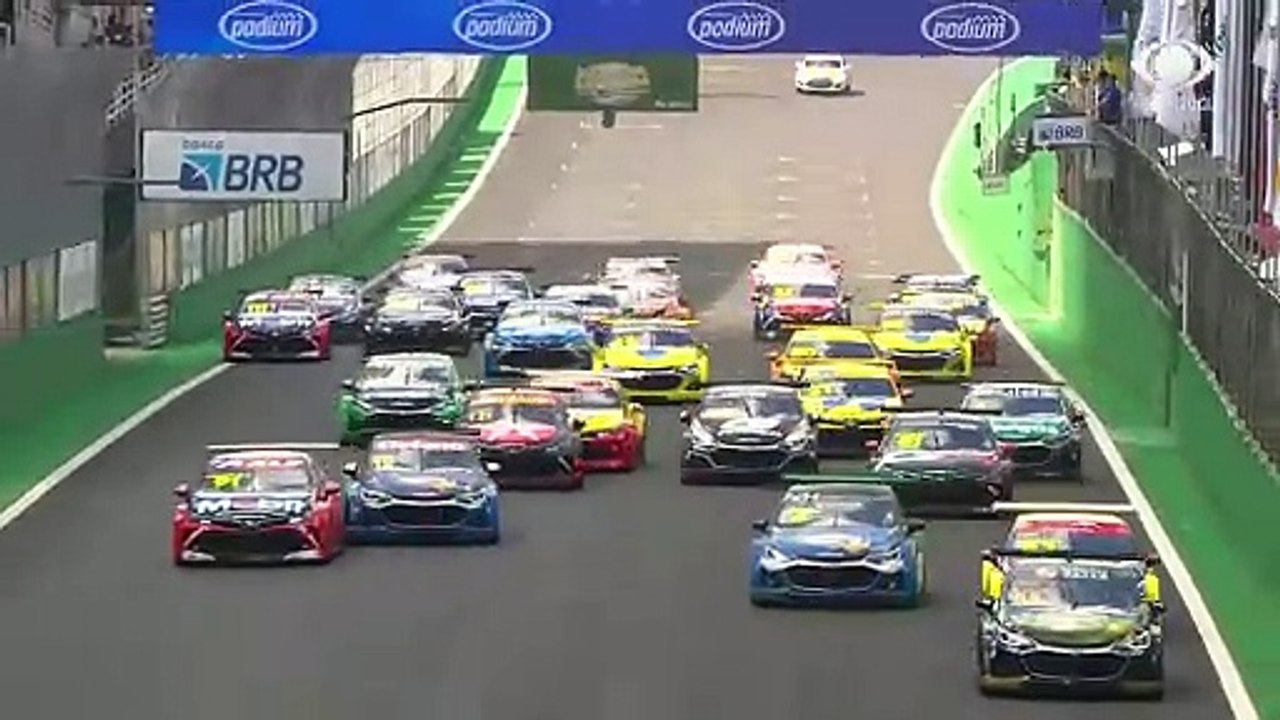 Confira a largada da Super Final da Stock Car em Interlagos