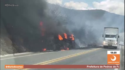 Caminhão pega fogo na BR 230 na serra se Santa Luzia