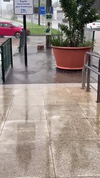 Chuva, granizo e ventos fortes atingem o RJ; vídeo