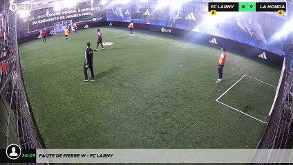 Faute de Pierre W - FC LARNY