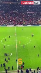 Son dakika golü ortalığı karıştırdı: Futbolcular birbirine girdi