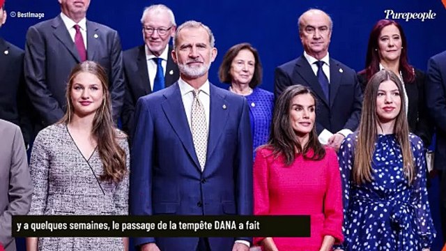 Letizia et Felipe VI d’Espagne aux côtés de leurs fille Leonor et Sofia : leur carte de voeux hautement symbolique enfin dévoilée
