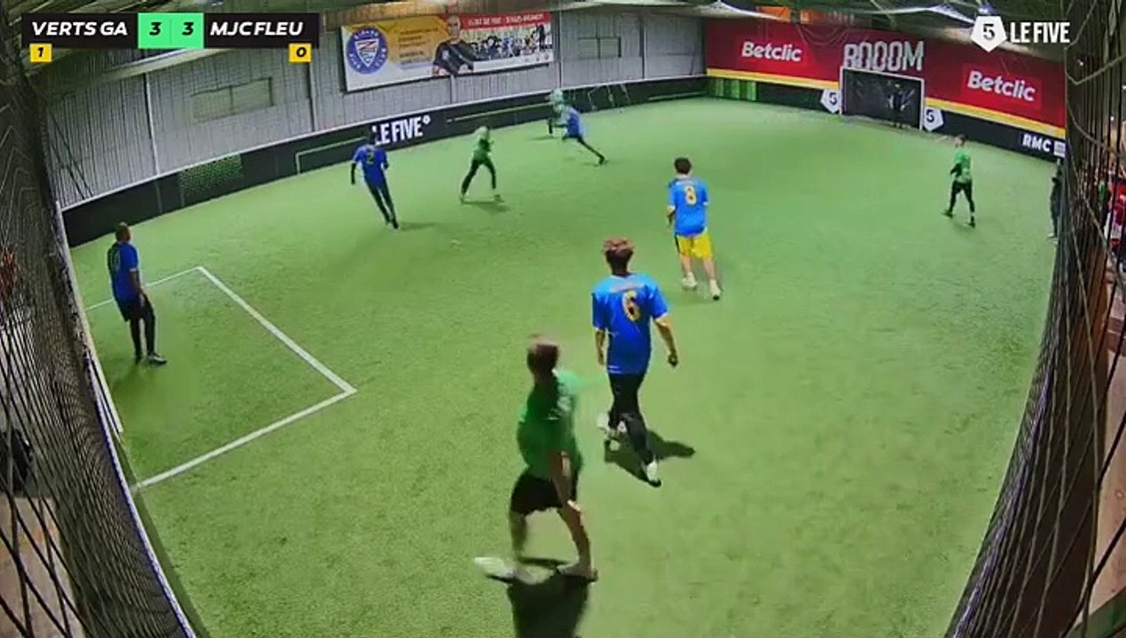 Verts Galant - Mjc Fleurs 16/12 à 19:38 - Football Terrain 1 (LeFive Pau)