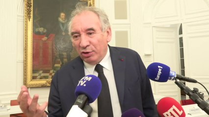 "Je n'abuse jamais des moyens de l'État": François Bayrou répond aux critiques sur son déplacement à Pau en jet de la République