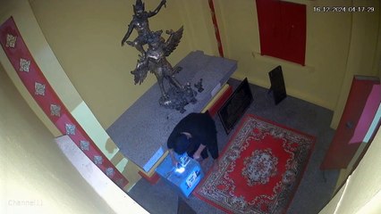 น้ำท่วมก็ไม่เว้น!! โจ๋ลักเงินตู้บริจาค วิหารเทพราหูทรงครุฑ (มีคลิป)