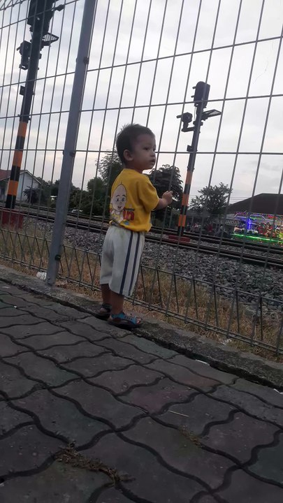 liat kereta api