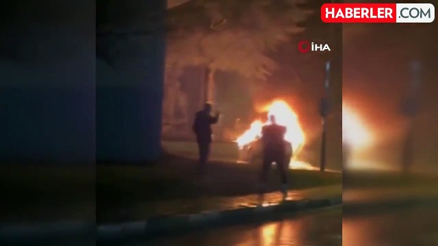 Bursa'da Otomobil Duvara Çarptı, Alev Alev Yanarak Korku Dolu Anlar Yaşandı