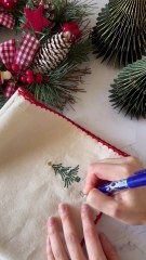 Personnaliser les serviettes de table pour Noël avec de la broderie
