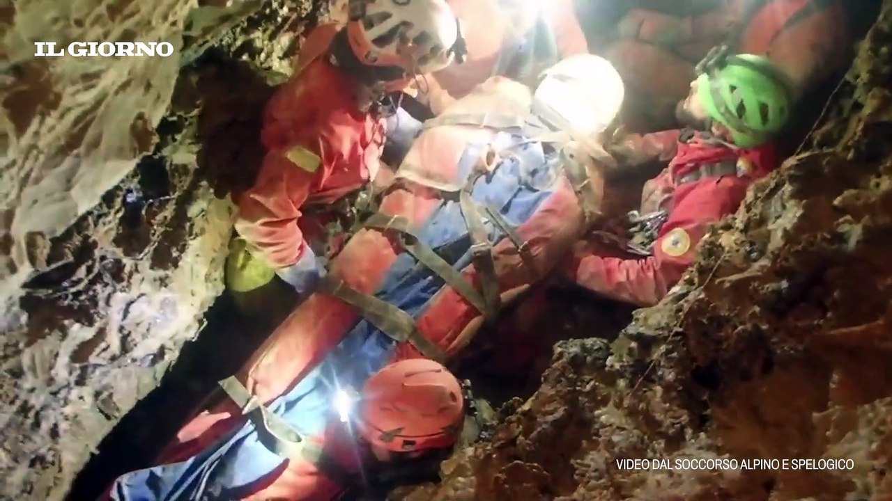 Speleologa bloccata da tre giorni nell?Abisso Bueno di Fonteno: il video dei soccorsi