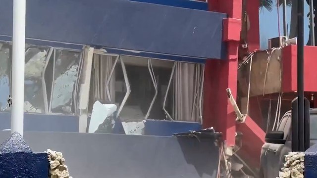 7.2 büyüklüğündeki deprem, ülkeyi yerle bir etti