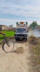 Cylinder Chore ker k khud phas gye