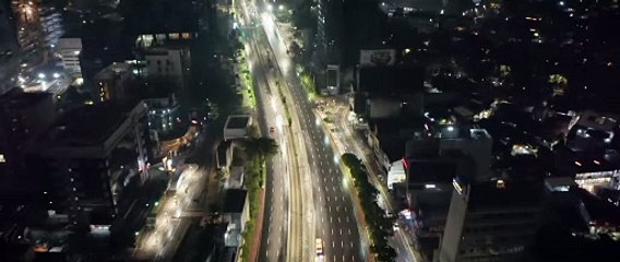 When It Rains In L.A. Fragman