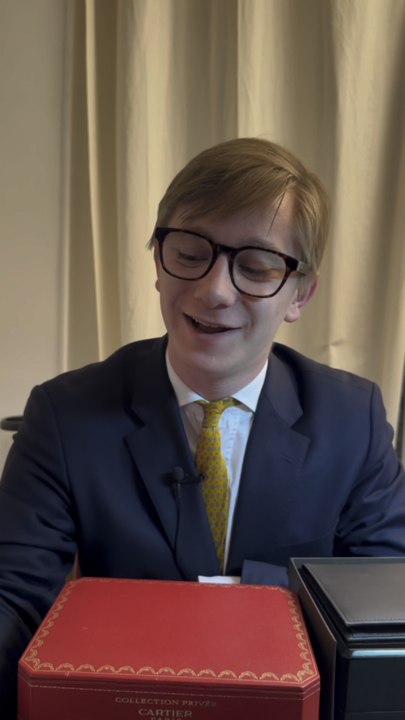 As-tu remarqué que le rendu d’une monte varie énormément d’un poignet à l’autre ? Forme, carnation de la peau. Tout joue dans le rendu final. Alors avec toi la magie opère ?