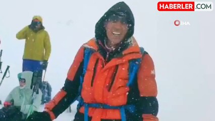 Ağrı Dağı'na Tırmanışa Çıkan Dağcılar Fırtına Nedeniyle Geri Döndü