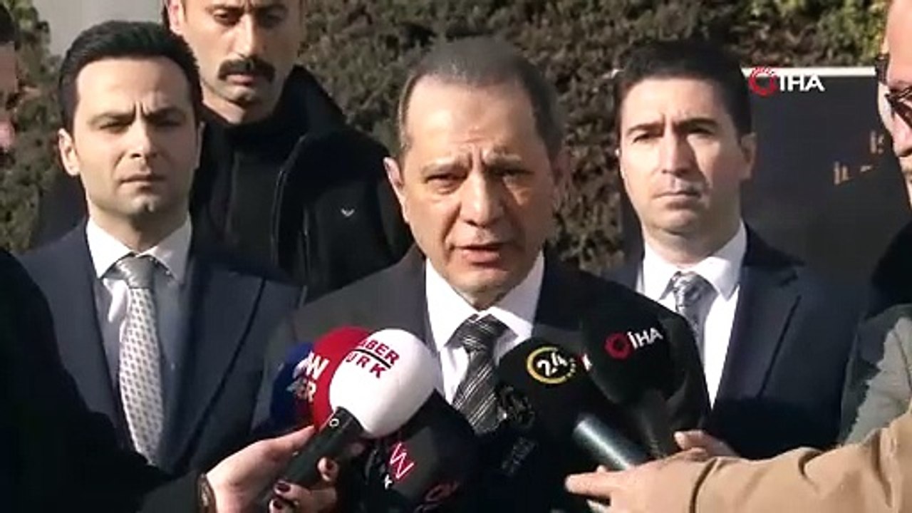 (İSTANBUL) İstanbul İl Emniyet Müdürü Selami Yıldız: "Halk sağlığını tehdit eden bu kaçak alkol imalat eden merkezlere operasyonlarımız devam edecektir"