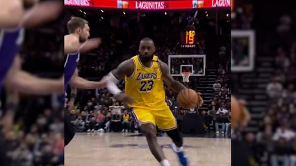 Jugadones de LeBron en su partido de récord: supera a Abdul-Jabbar como el jugador con más minutos